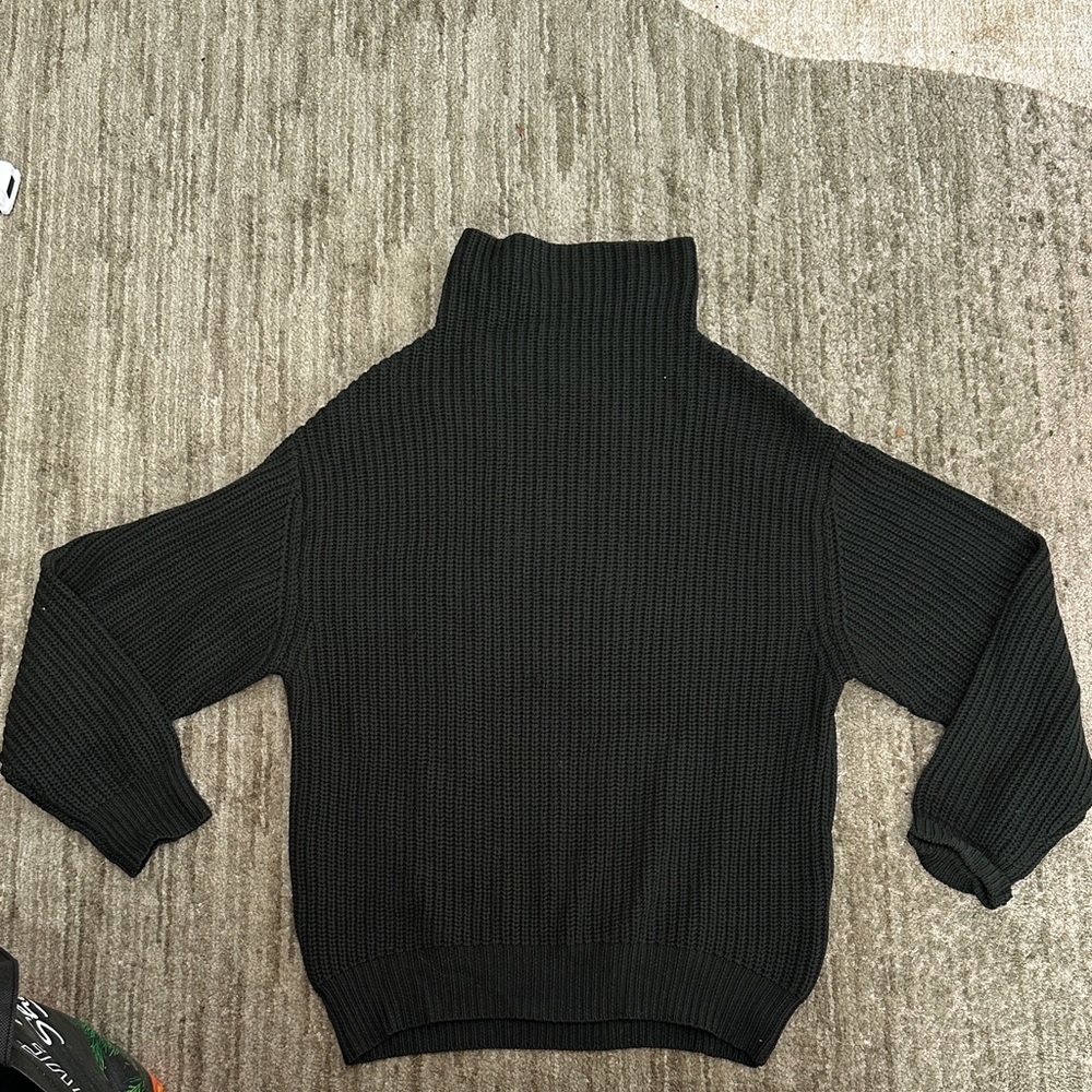 Aritzia Hunter Green Turtleneck Sweater
